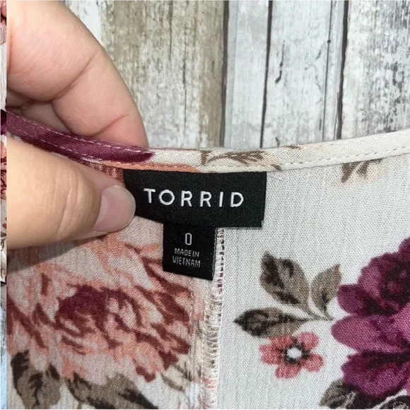 Torrid Fit & Flare Floral Crinkle Gauze Blouse Cream & Red Rayon Size 0X - Picture 6 of 6